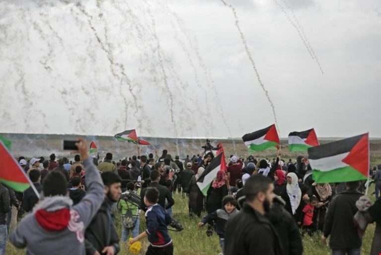 Des dizaines de Palestiniens manifestent contre des tentatives de confiscation de leurs terres