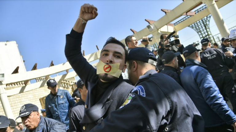 Algérie: une nouvelle journée de mobilisation contre la candidature de Bouteflika attendue ce vendredi