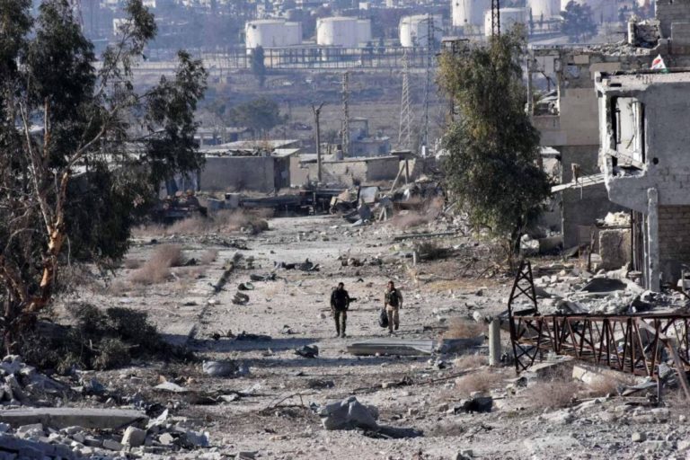 Syrie: à Alep, 2 civils tués par des frappes aériennes russes