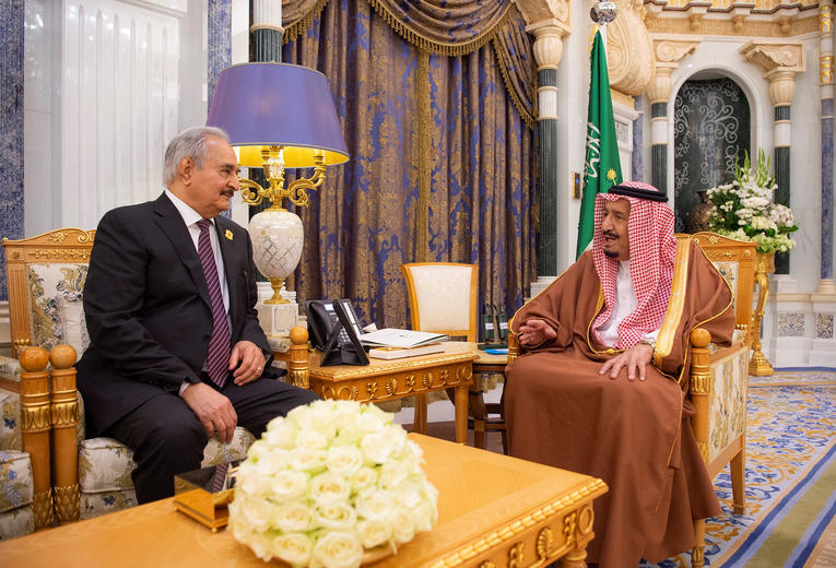 Le Wall Street Journal: l’Arabie saoudite a promis de financer Haftar pour attaquer Tripoli