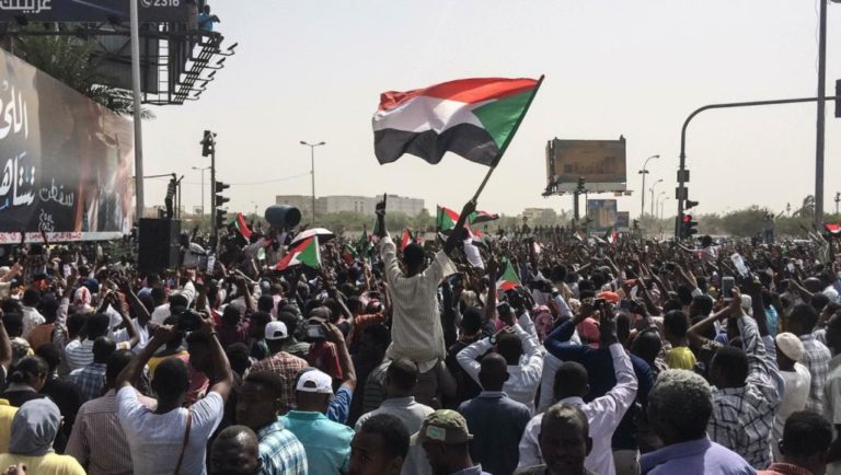 Les soudanais refusent les décisions annoncées par l’armée