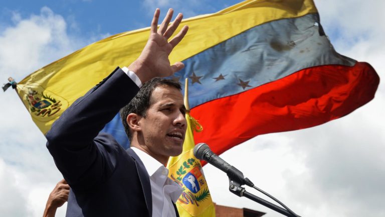 Venezuela: Guaido appelle l’armée à lâcher Maduro
