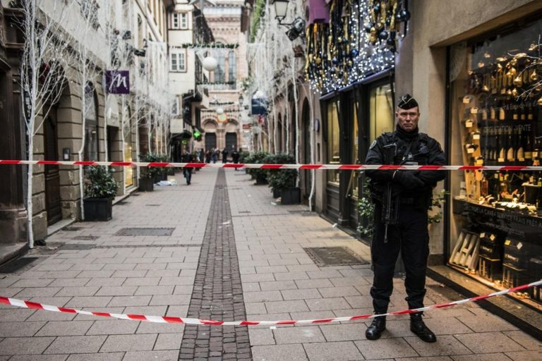 Attentat de Strasbourg: un homme de 26 ans est mis en examen dans l’enquête sur l’origine des armes