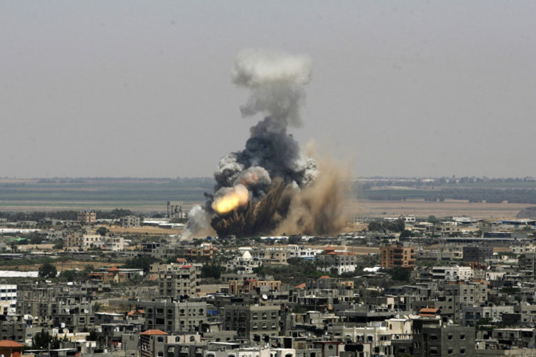 L’aviation israélienne mène un raid sur une cellule de snipers à Khan Younès