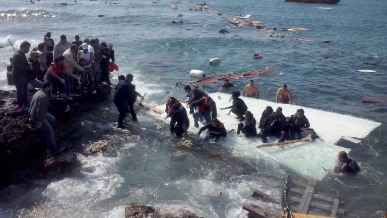 Appels pour le renforcement des secours en mer, après le naufrage au large de la Tunisie