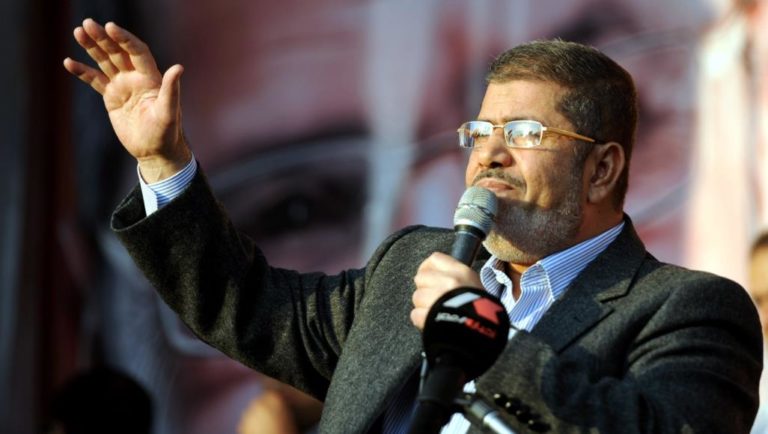 MEE: Des responsables égyptiens ont menacé Morsi quelques temps avant sa mort
