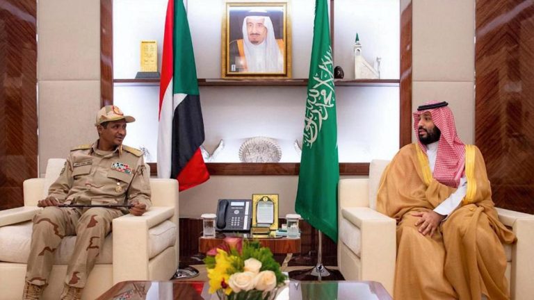 Des équipements d’écoute du Golfe ont fait échouer une tentative de coup d’État au Soudan