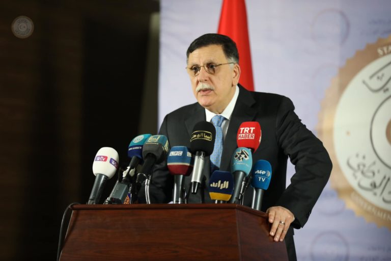 Libye : Al-Sarraj présente une initiative pour une solution politique et promet de poursuivre les combats   