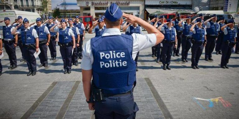 Belgique: La police fédérale à nouveau autorisée à boire de l’alcool