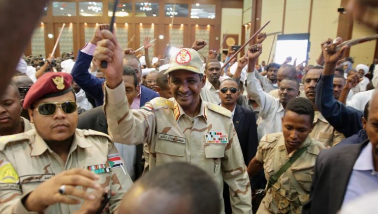 Soudan : Les militaires destituent le procureur général et planifient des élections dans une année