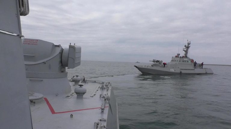 Incident entre des navires de guerre américain et russe en mer de Chine