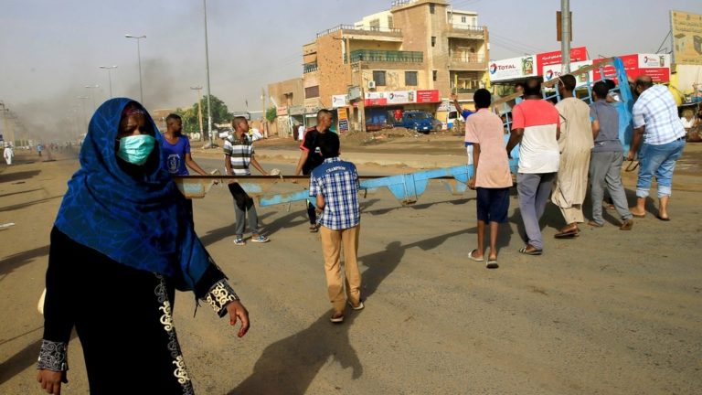 Les Soudanais protestent pour connaître les résultats de l’enquête ouverte au sujet de la dispersion du sit-in   