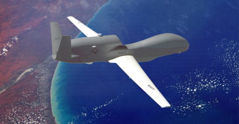 Un drone espion des États-Unis survole la Mer Noire et espionne la frontière russe