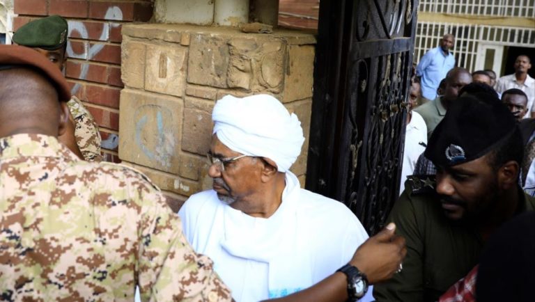 L’ex-président soudanais déchu ne sera pas extradé à la CPI