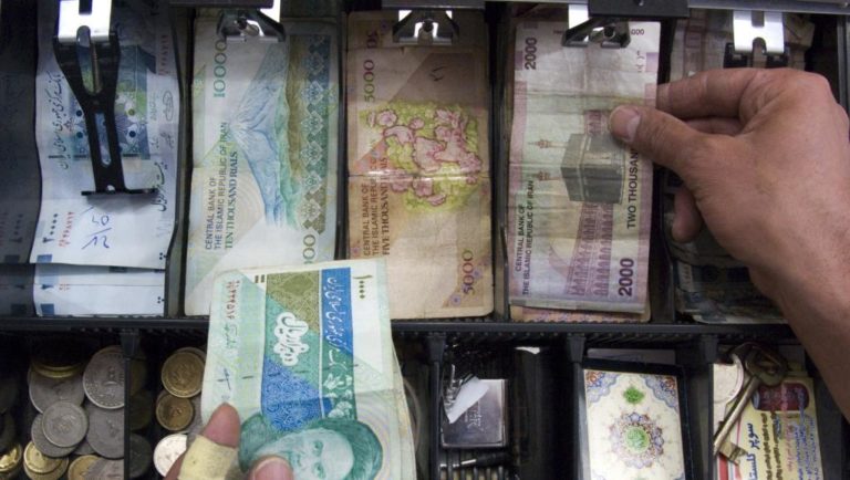 Les banques émiraties débloquent 700 millions de dollars de l’argent iranien
