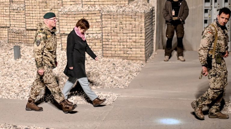 Afghanistan: la ministre allemande de la Défense en visite à Kaboul