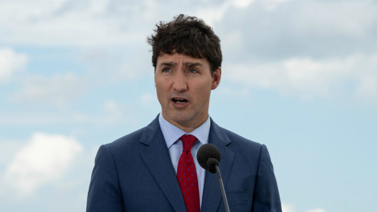 Covid-19 : « le Canada n’a pas l’intention de fermer ses frontières », dit Trudeau