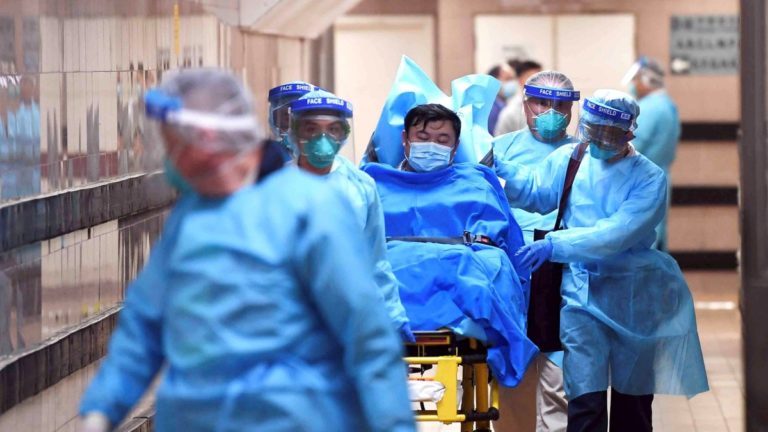 En Chine, le bilan du coronavirus s’alourdit à 1017 morts
