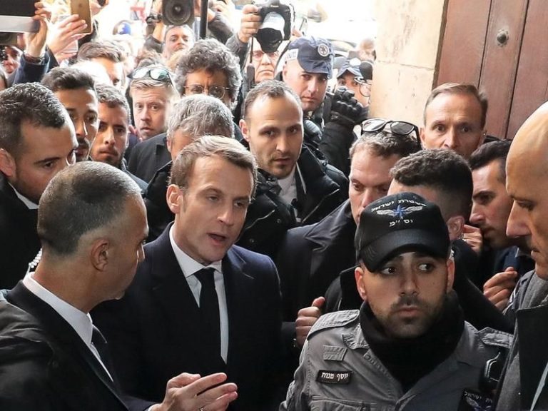 Altercation verbale entre Macron et des policiers israéliens à Jérusalem
