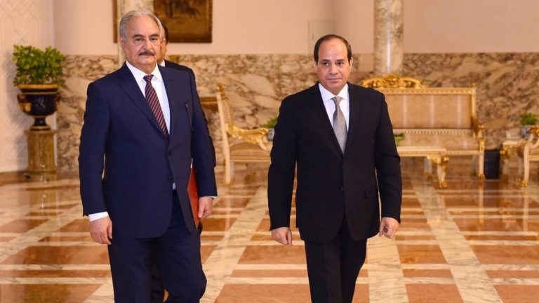 Le Caire fait passer des armes émiraties à Haftar et complote avec Abu Dhabi contre Ankara