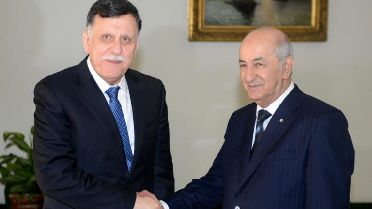 Libye: les présidents russe et algérien recommandent vivement une solution politique négociée
