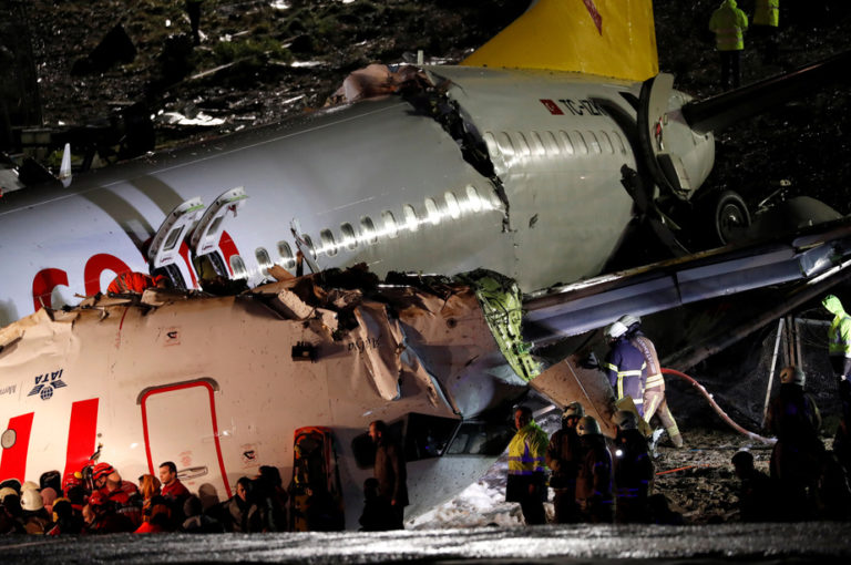 Crash d’avion à Istanbul: 3 morts, 179 blessés