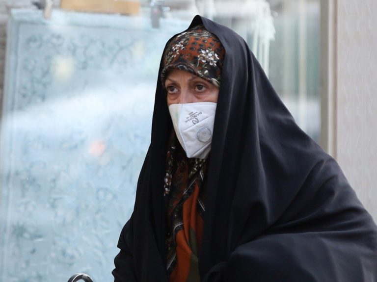 Covid-19: Une femme de 103 ans survit au virus en Iran