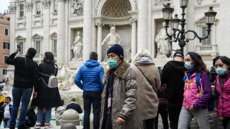Coronavirus en Italie: le nord du pays se barricade, après la mort de 2 personnes