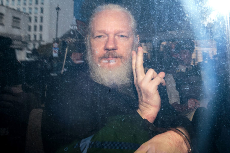 Les partisans de Julian Assange manifestent à Londres