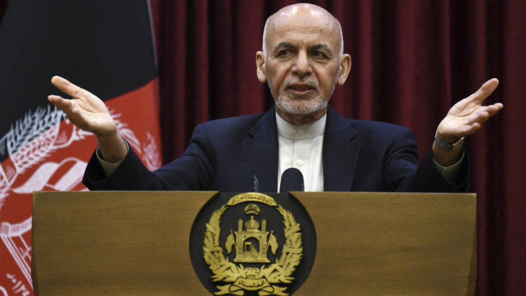 Afghanistan: le président Ghani rejette la condition préalable des talibans pour entamer des pourparlers intra-aghans