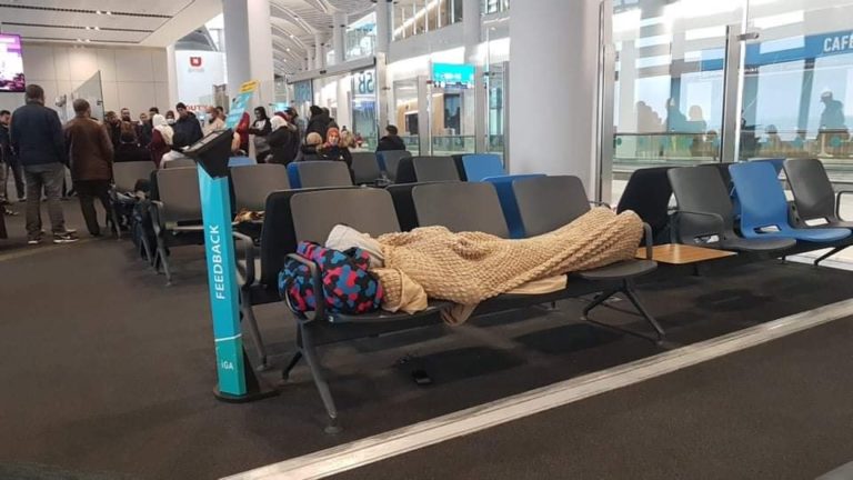 Coronavirus: Plus de mille passagers algériens sont bloqués à Istanbul