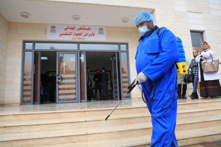 Covid-19 : Gaza reçoit des milliers de doses du vaccin Spoutnik V