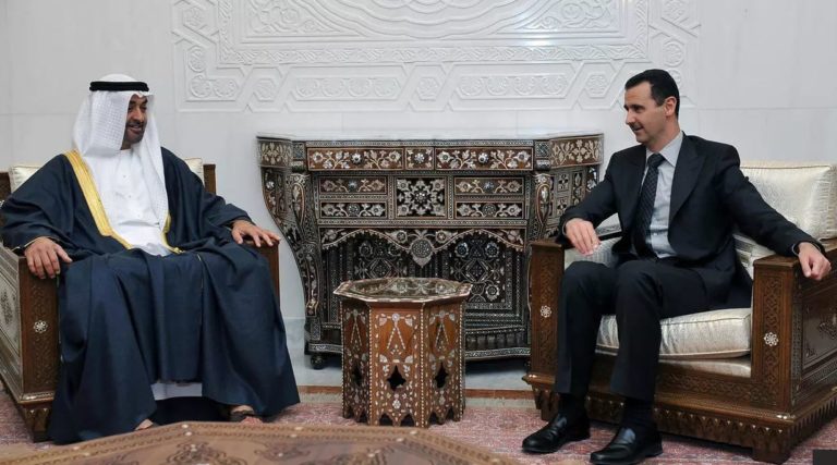 MEE : «Ben Zayed a payé al-Assad pour violer le cessez-le-feu à Idleb et distraire la Turquie des combats à Tripoli»