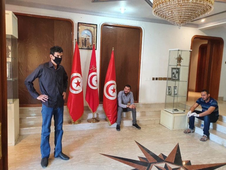 Les Tunisiens bloqués au Koweït espèrent un proche rapatriement