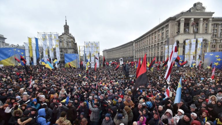Ukraine: un millier de manifestants rassemblés réclamant le départ du ministre de l’Intérieur