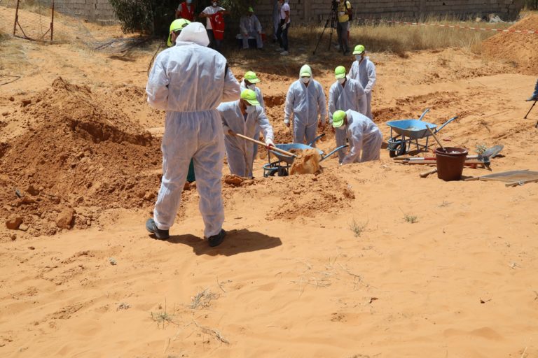 Libye: 226 corps découverts dans des charniers à Tahrouna depuis le 5 juin