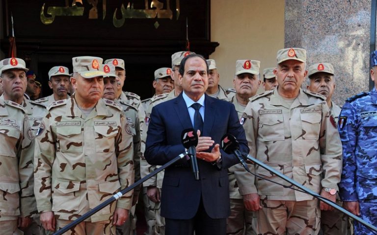 Égypte : l’armée lance des mises en garde contre «une explosion populaire imminente»