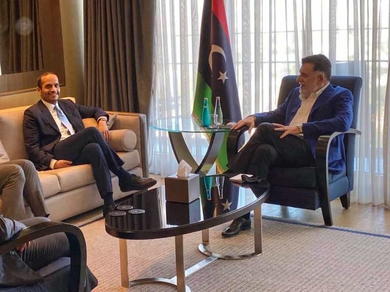 Al-Sarraj et le ministre qatari des Affaires étrangères discutent à Istanbul des évolutions en Libye