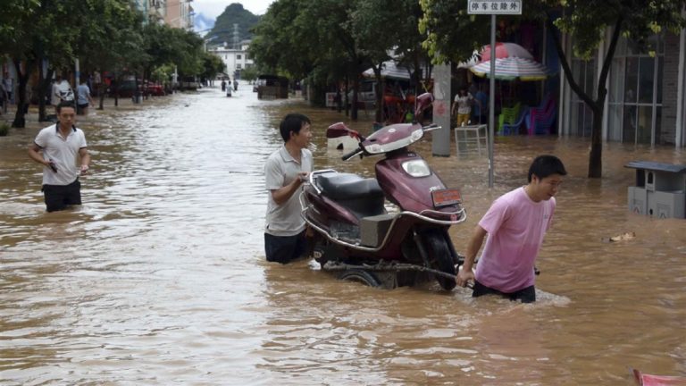 Chine: au moins 121 personnes morts ou disparues dans les inondations