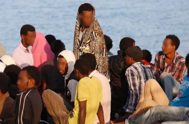 La marine royale marocaine intercepte 107 migrants en Méditerranée