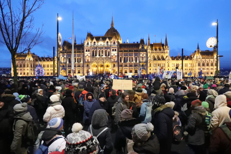 Hongrie : plus de 60 journalistes dénoncent une « tentative ouverte de faire pression » sur les médias