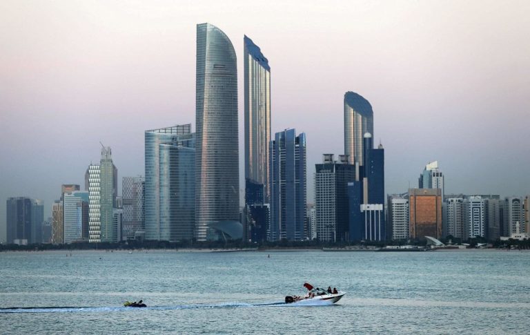 Les Emirats arabes unis vont rouvrir tous les ports terrestres, maritimes et aériens avec le Qatar
