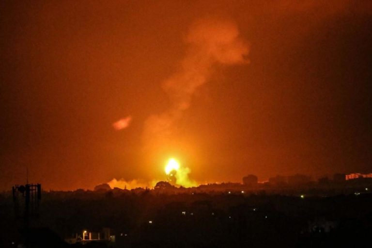 L’armée israélienne lance des raids aériens sur la bande de Gaza