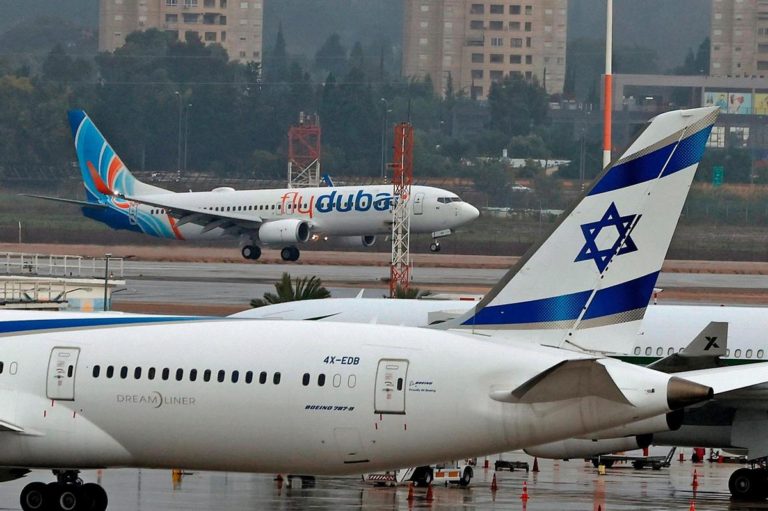 Israël coupé du monde : Les compagnies émiraties annulent les vols vers Tel Aviv