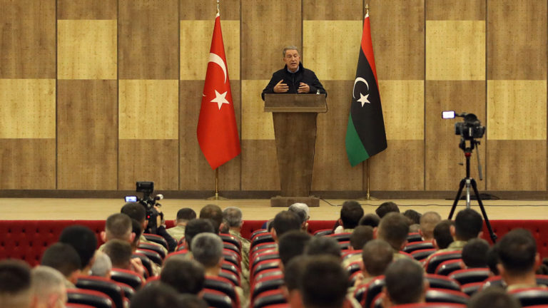 Le ministre turc de la Défense adresse une mise en garde à Haftar et ses partisans