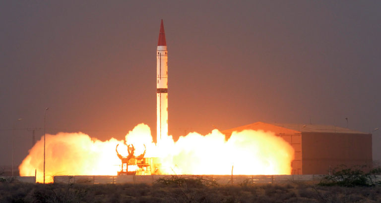 Le Pakistan teste avec succès un missile d’une portée de 2750 kilomètres