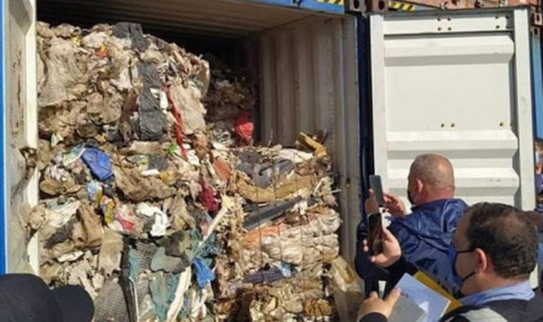 Une nouvelle cargaison de déchets destinée à la Tunisie bloquée au port de Salerne en Italie