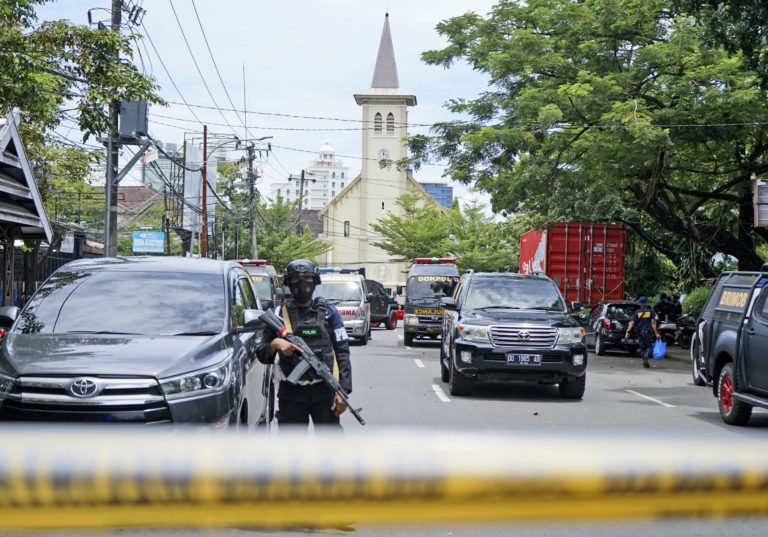 Indonésie : 14 blessés dans un attentat-suicide devant une église