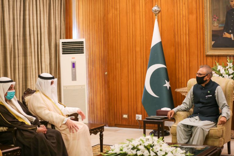Le Président pakistanais reçoit le ministre koweïtien des Affaires étrangères
