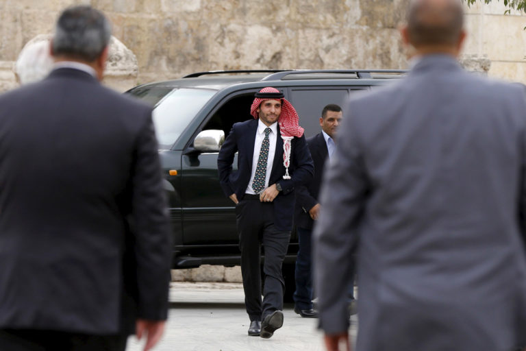 « Coup d’Etat en Jordanie » : La reine Noor clame l’innocence de son fils